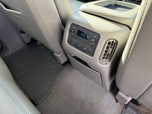 Used 2005 Chevrolet Silverado 2500 LT w/ Heavy-Duty Power Package image 24