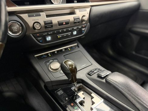 Used 2013 Lexus ES 350 w/ Luxury Pkg FWD image 62