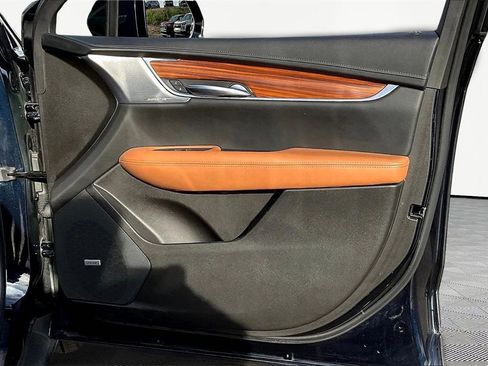 Used 2021 Cadillac XT5 Premium Luxury image 30