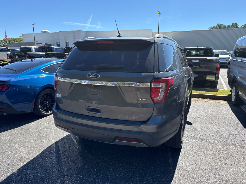 Used 2019 Ford Explorer XLT w/ Equipment Group 202A AWD/4WD image 19