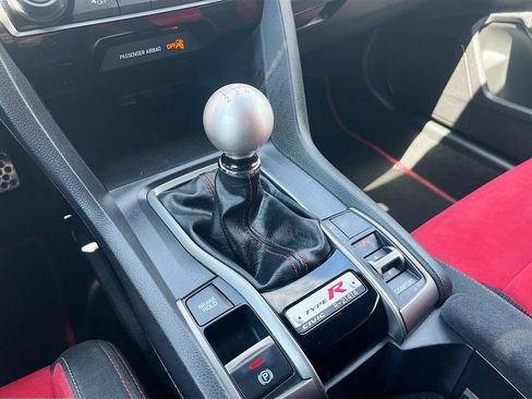 Used 2019 Honda Civic Type R image 17