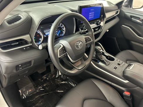 Used 2026 Toyota Highlander XLE AWD/4WD image 13