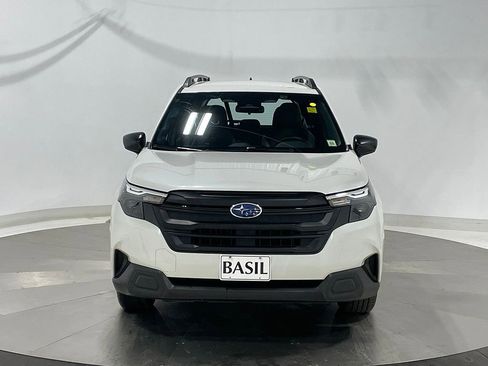 Used 2025 Subaru Forester Base image 9