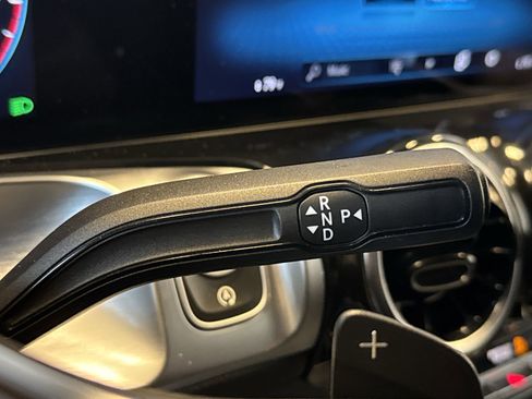 Used 2023 Mercedes-Benz GLB 250 4MATIC image 19