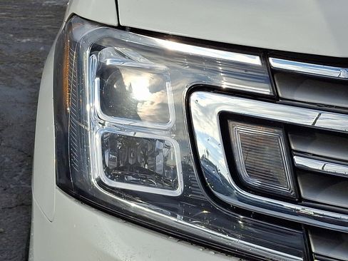 Used 2021 Ford Expedition Limited image 9