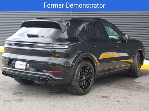 New 2026 Porsche Cayenne GTS AWD/4WD image 8
