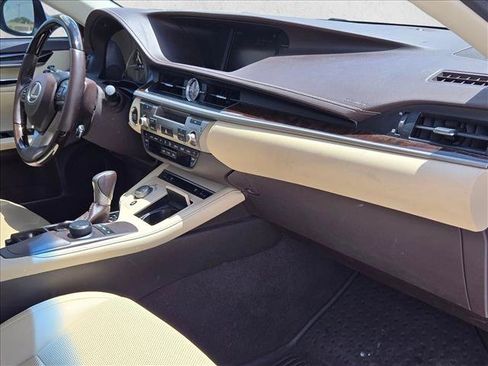 Used 2016 Lexus ES 350 w/ Premium Package w/Wood Trim FWD image 22