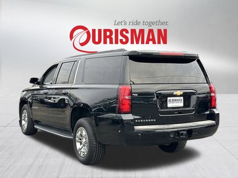 Used 2019 Chevrolet Suburban LT image 4