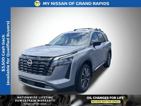 New 2026 Nissan Pathfinder Platinum AWD/4WD image 1