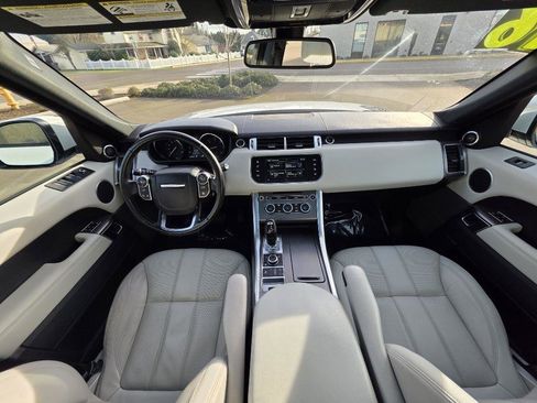 Used 2016 Land Rover Range Rover Sport SE image 9