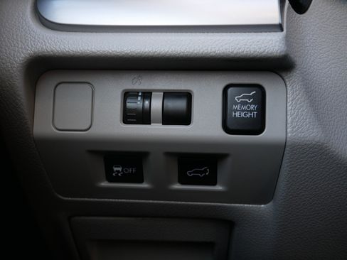 Used 2015 Subaru Forester 2.5i Limited image 25