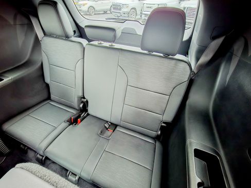 Used 2025 Buick Enclave Sport Touring image 32