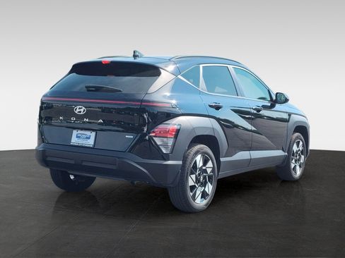 Certified 2024 Hyundai Kona SEL AWD/4WD image 5