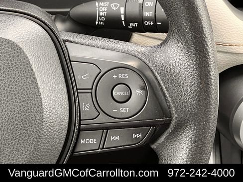 Used 2020 Toyota RAV4 XLE FWD image 15