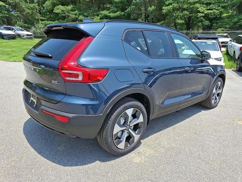 New 2026 Volvo XC40 B5 Core w/ Climate Package image 4