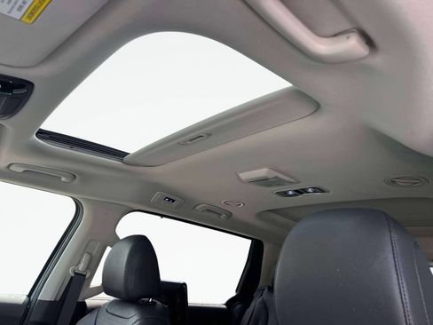 Certified 2024 Kia Carnival SX Prestige FWD image 20