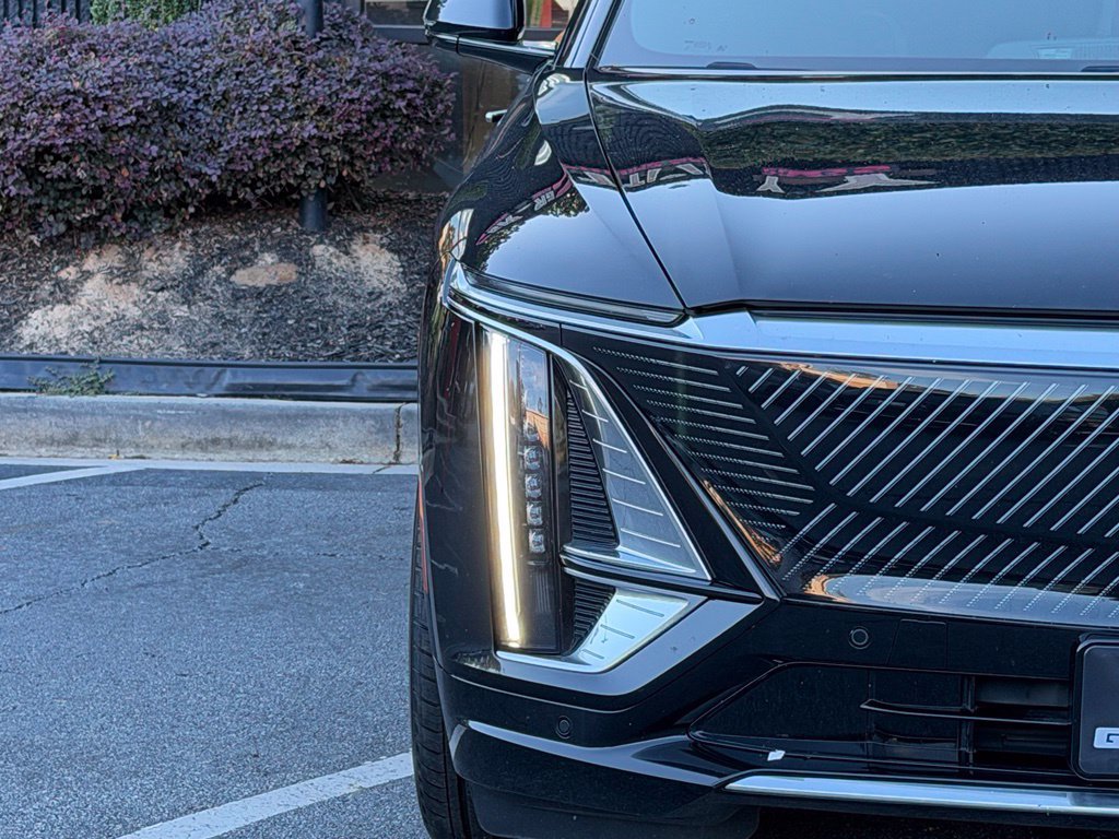 Used 2024 Cadillac Lyriq Tech RWD image 5