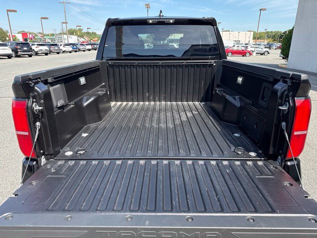 Used 2025 Toyota Tacoma TRD Sport AWD/4WD image 10