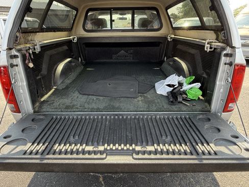 Used 2005 Dodge Ram 1500 Truck SLT image 22