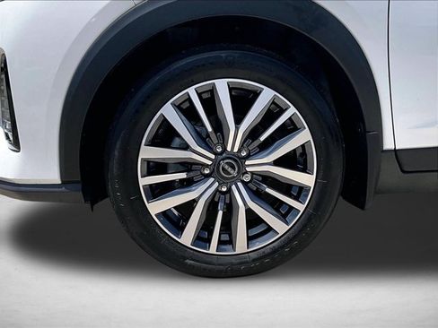 Used 2023 Nissan Kicks SV FWD image 10