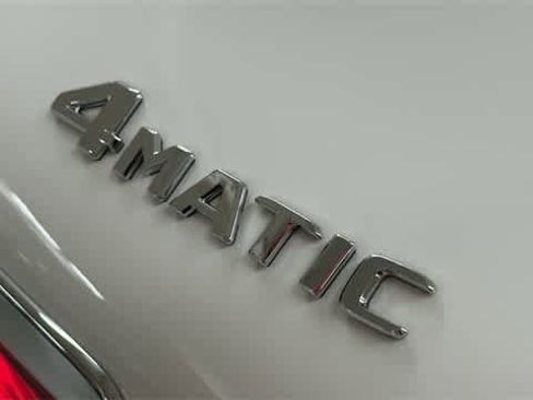 Used 2022 Mercedes-Benz GLC 300 4MATIC image 11