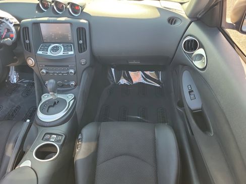 Used 2018 Nissan 370Z Touring Sport image 14