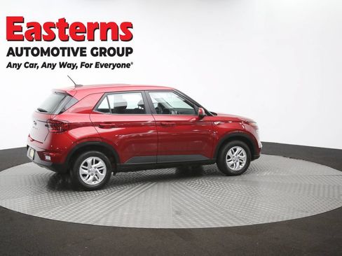 Used 2025 Hyundai Venue SE FWD image 41
