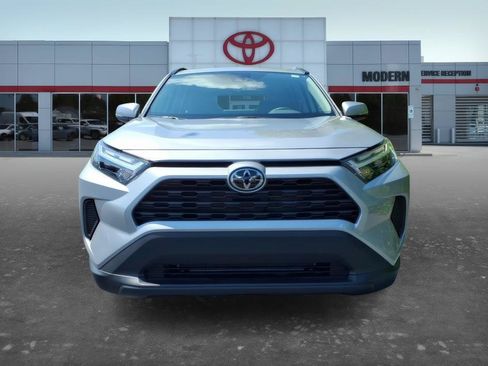 Used 2025 Toyota RAV4 XLE w/ Convenience Package FWD image 10