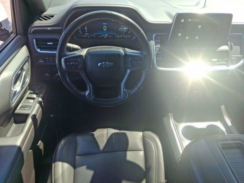 Certified 2022 Chevrolet Suburban RST w/ Luxury Package AWD/4WD image 21