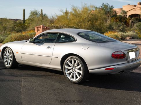Used 2003 Jaguar XK8 Coupe image 6