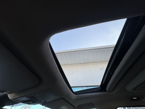 Used 2023 Honda Odyssey Elite image 12