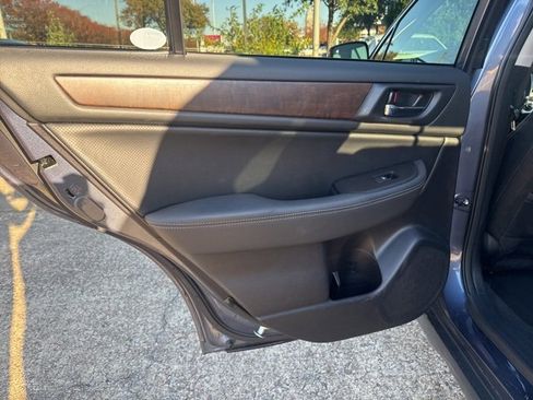 Used 2017 Subaru Outback 3.6R Limited image 17