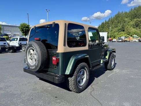 Used 1998 Jeep Wrangler Sahara AWD/4WD image 4