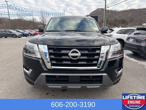 Used 2024 Nissan Armada SL w/ Captain's Chairs Package image 2