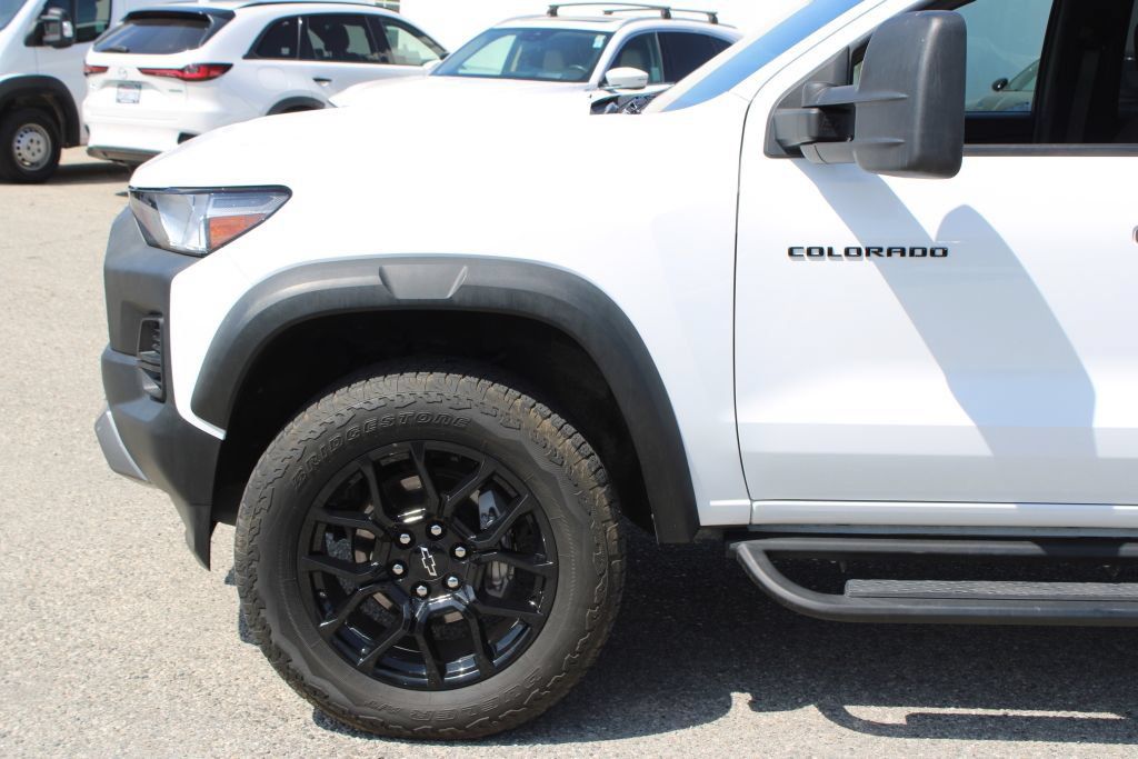 Used 2024 Chevrolet Colorado Trail Boss w/ LPO, Dark Essentials Package AWD/4WD image 7