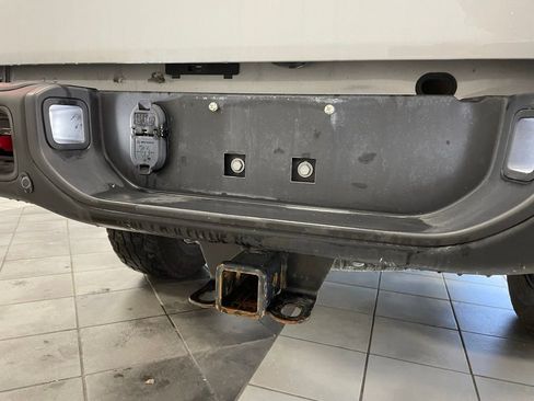 Used 2020 Jeep Gladiator Rubicon w/ Uconnect 4C Nav & Sound Group image 15