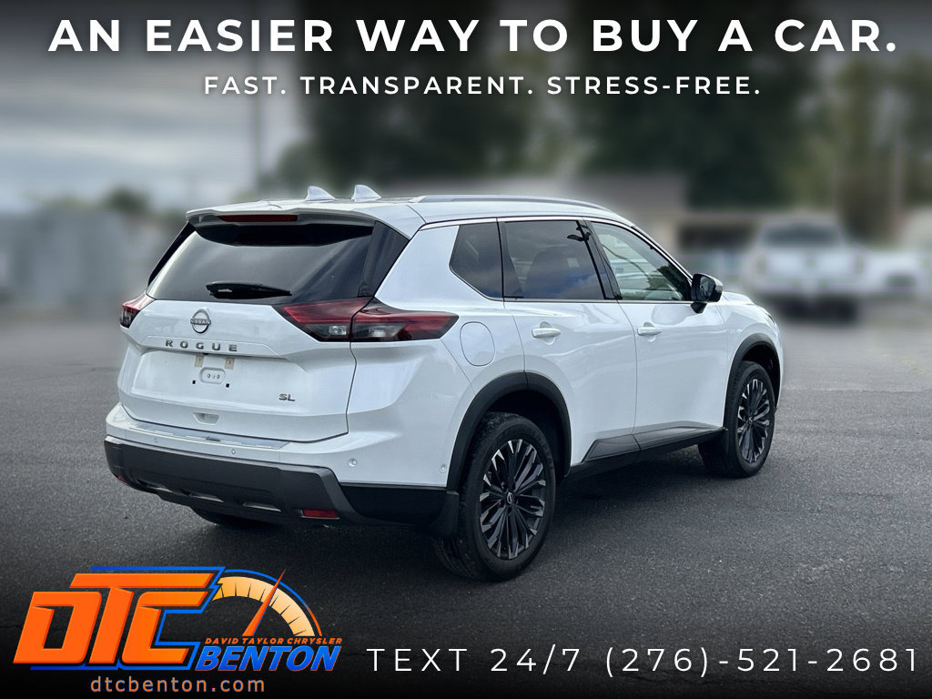 Used 2025 Nissan Rogue SL w/ Tech Package FWD image 3