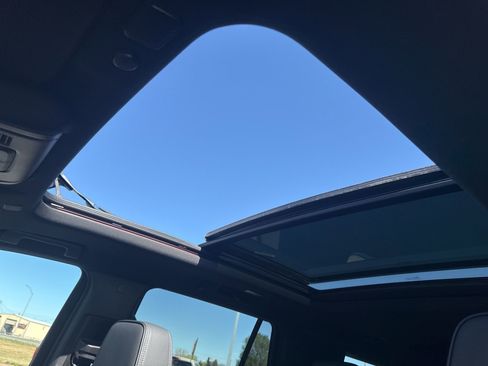 Used 2022 GMC Yukon Denali image 35