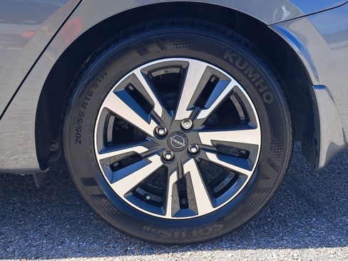 Certified 2024 Nissan Versa SV w/ Trunk Package image 9