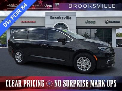 New 2026 Chrysler Pacifica Select