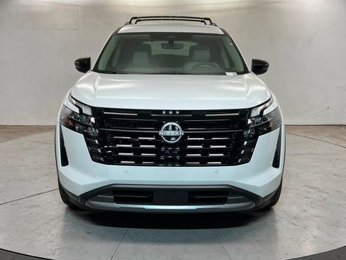 New 2026 Nissan Pathfinder SL image 8