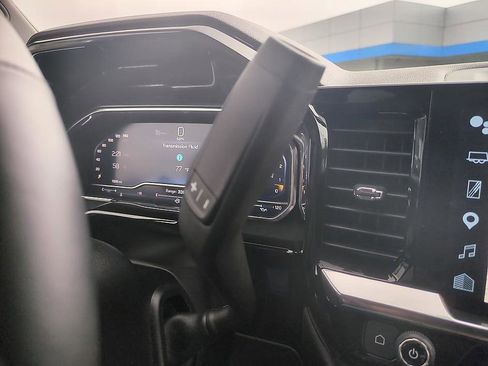 Used 2025 Chevrolet Silverado 2500 LT AWD/4WD image 25