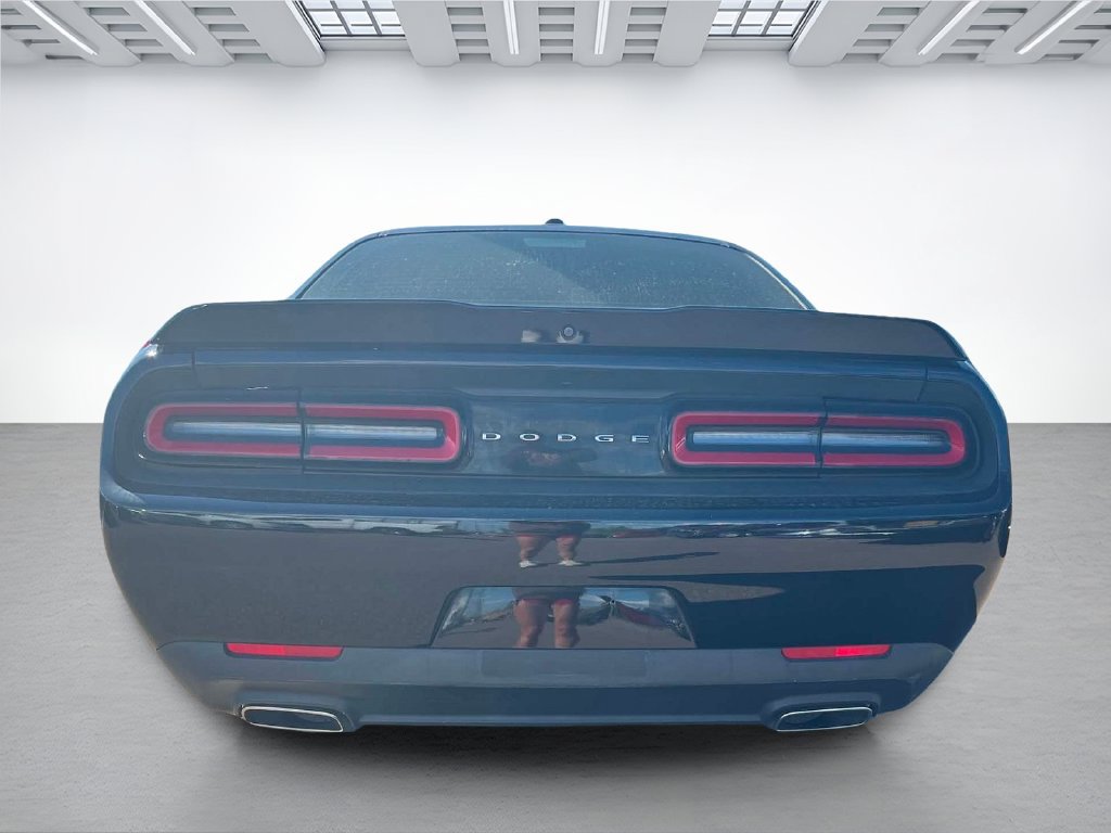 Used 2019 Dodge Challenger SXT RWD image 4
