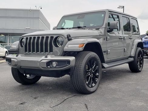 Used 2023 Jeep Wrangler Unlimited Sahara AWD/4WD image 4
