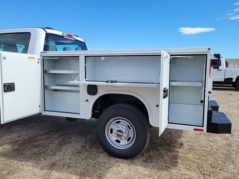 New 2026 Ford F250 XL w/ XL Chrome Package image 11