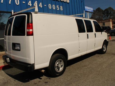 Used 2019 Chevrolet Express 3500 Extended w/ Driver Convenience Package image 3