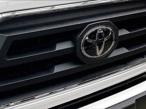 Used 2022 Toyota Tacoma SR5 image 29