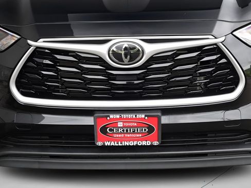 Used 2023 Toyota Highlander LE AWD/4WD image 8