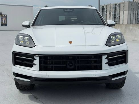 Certified 2026 Porsche Cayenne AWD/4WD image 6