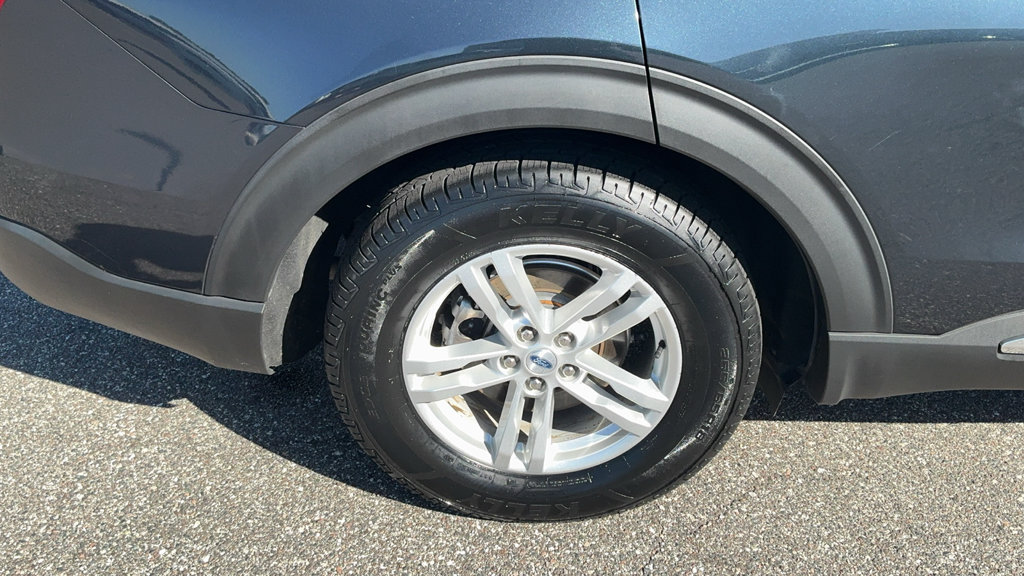 Certified 2023 Ford Explorer XLT w/ Equipment Group 202A RWD image 11